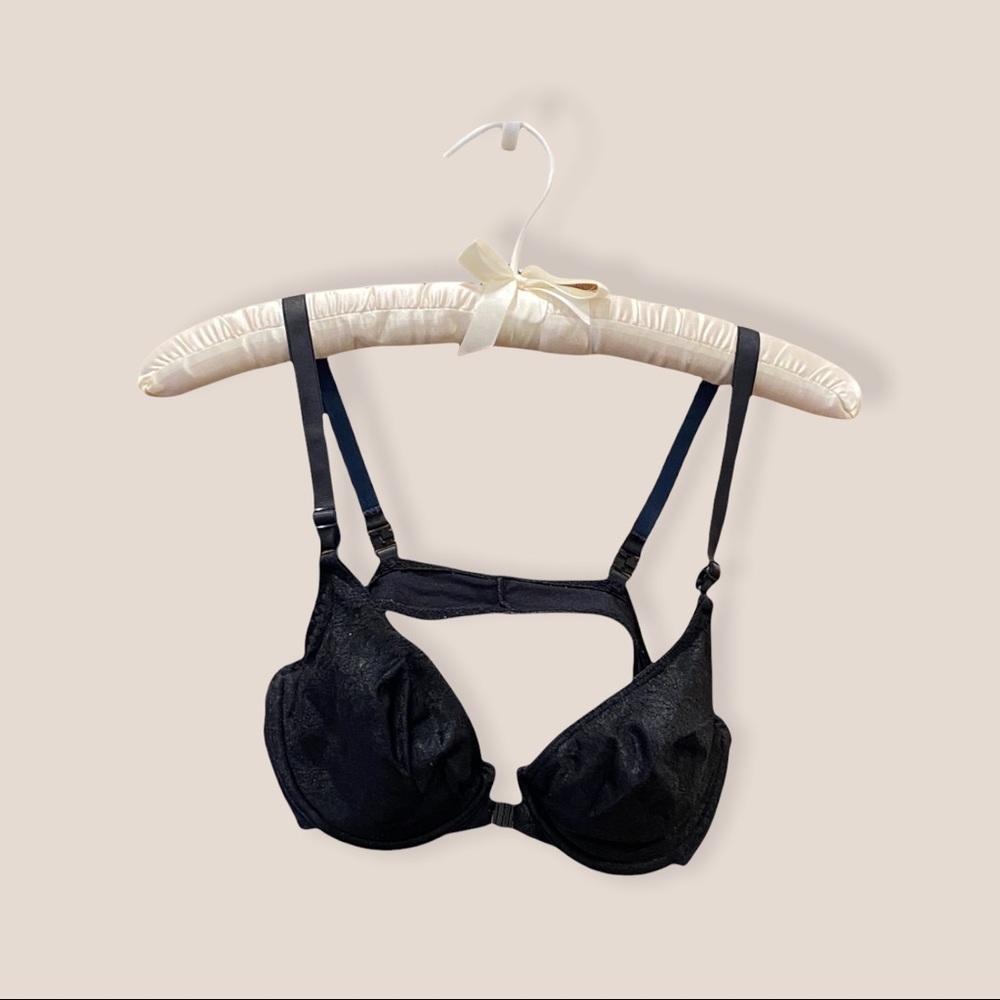 Black 34B padded cup damask design bra. Front closure & convertible racer back.